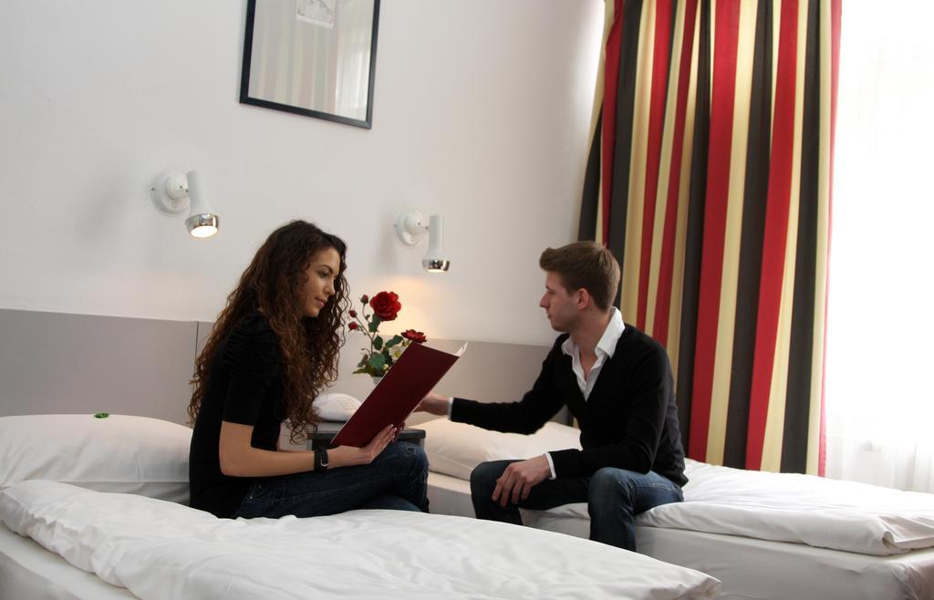 Hotel Griff บูดาเปสต์ ภายนอก รูปภาพ