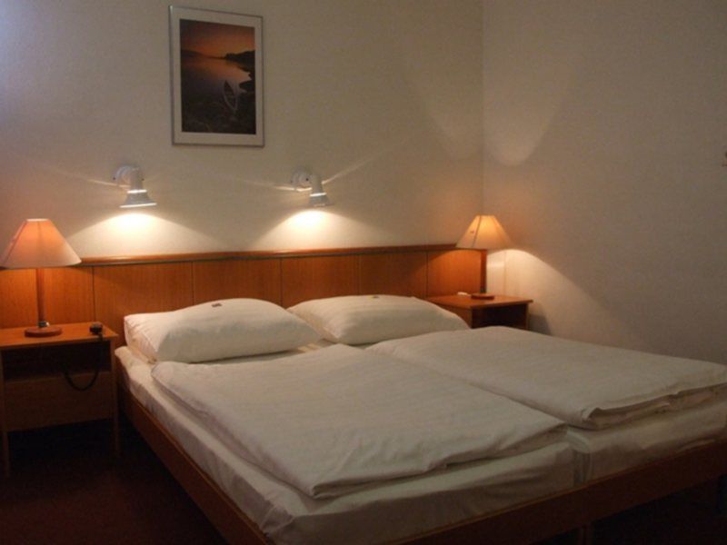 Hotel Griff บูดาเปสต์ ภายนอก รูปภาพ